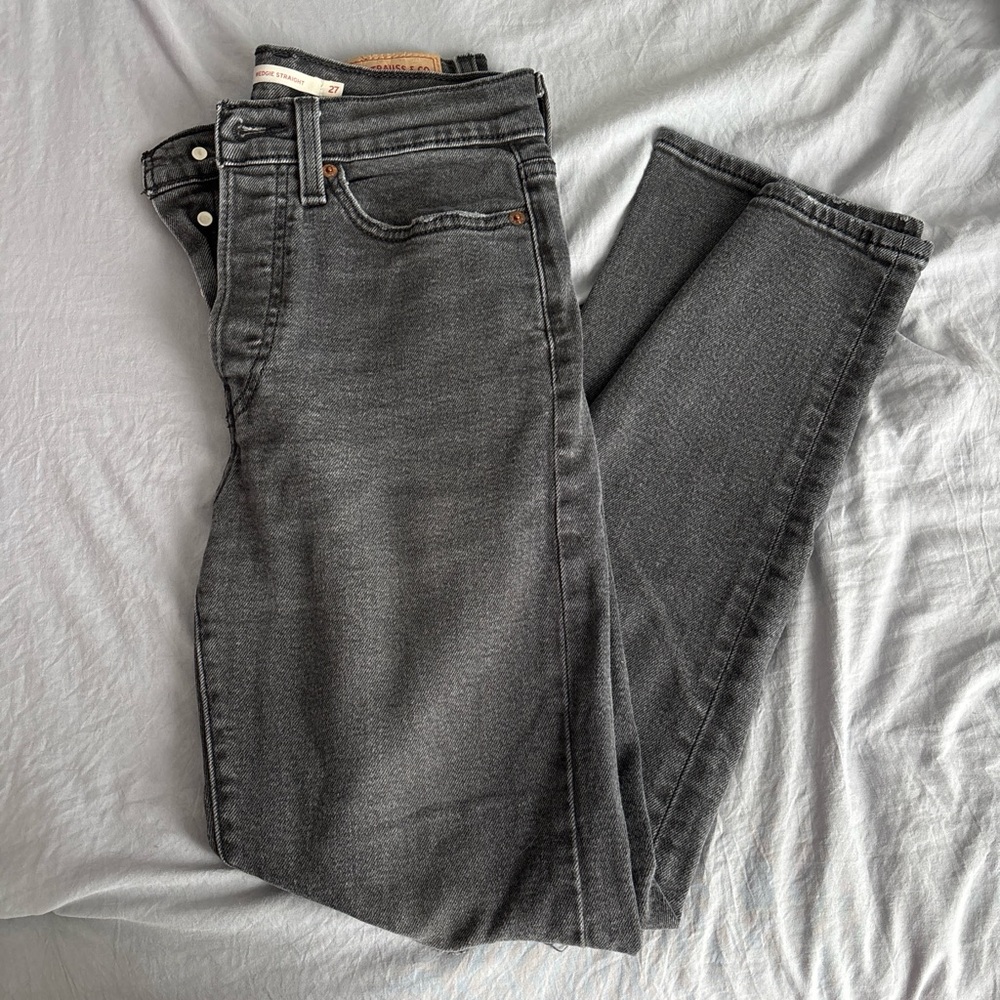 Classic High-Rise Black Women’s Levi Jeans